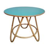 Table basse tripode en rotin relookée vintage