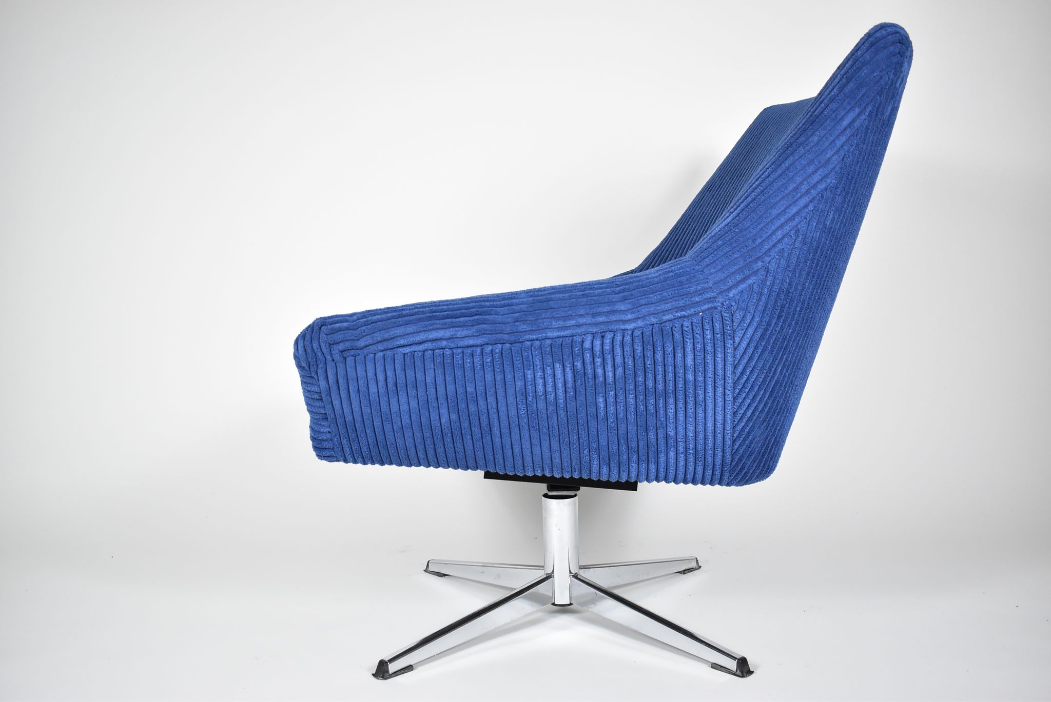Vintage Cord armchair Shell, Deutsche Democratic Republic, DDR, 1960s, Blue