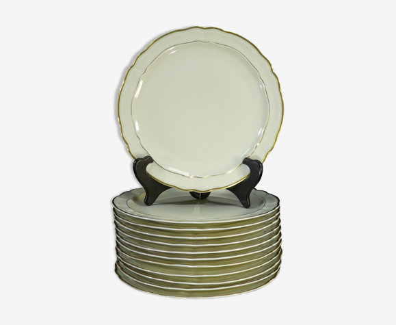 Set de 12 assiettes plates en porcelaine de Limoges bernardaud modele louis xv