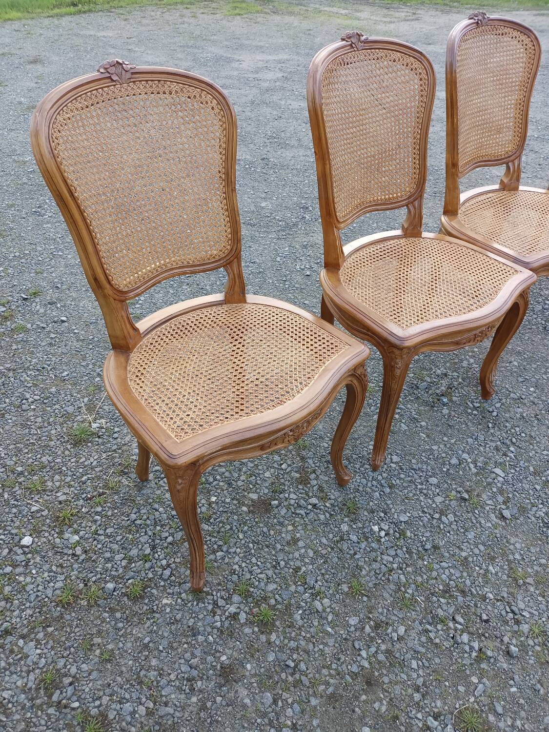 Série de 4 chaises cannées