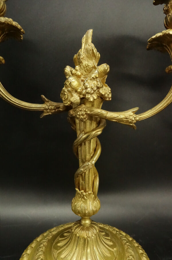 Paire de bougeoirs style Louis XVI du XIXe