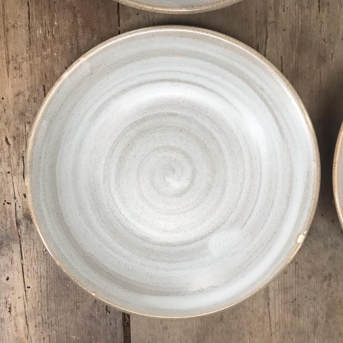 Set of 6 hollow stoneware plates
