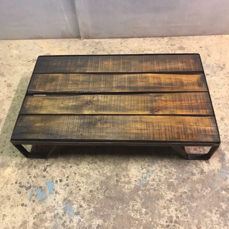 SNCF pallet coffee table