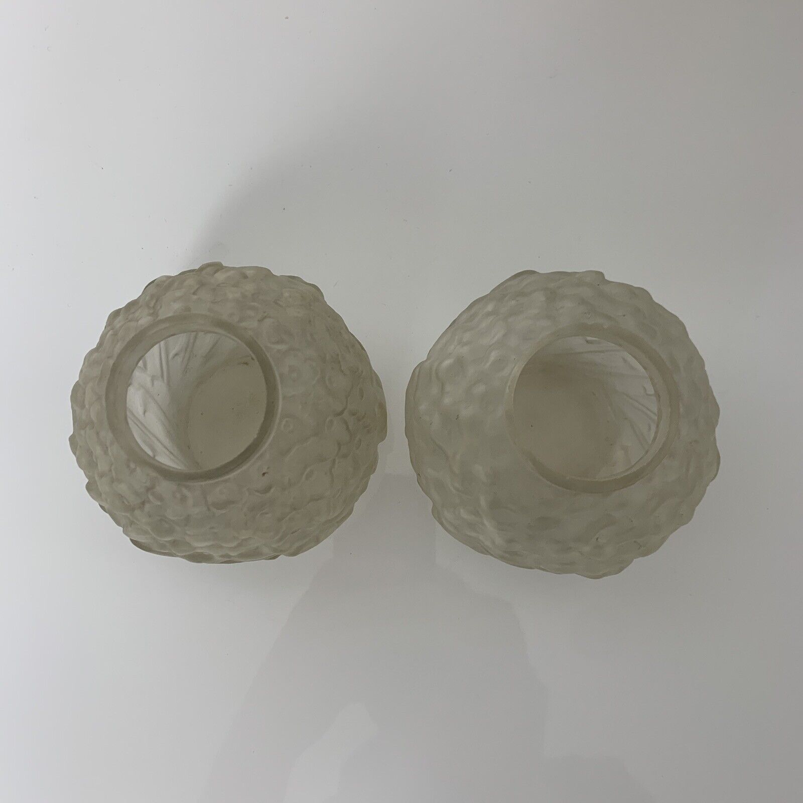 Pair of art deco balls with floral decoration of thoughts