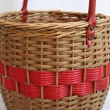 Wicker basket and scoubidou
