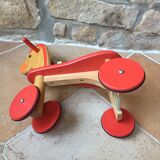 Carrier wooden horse for the little ones