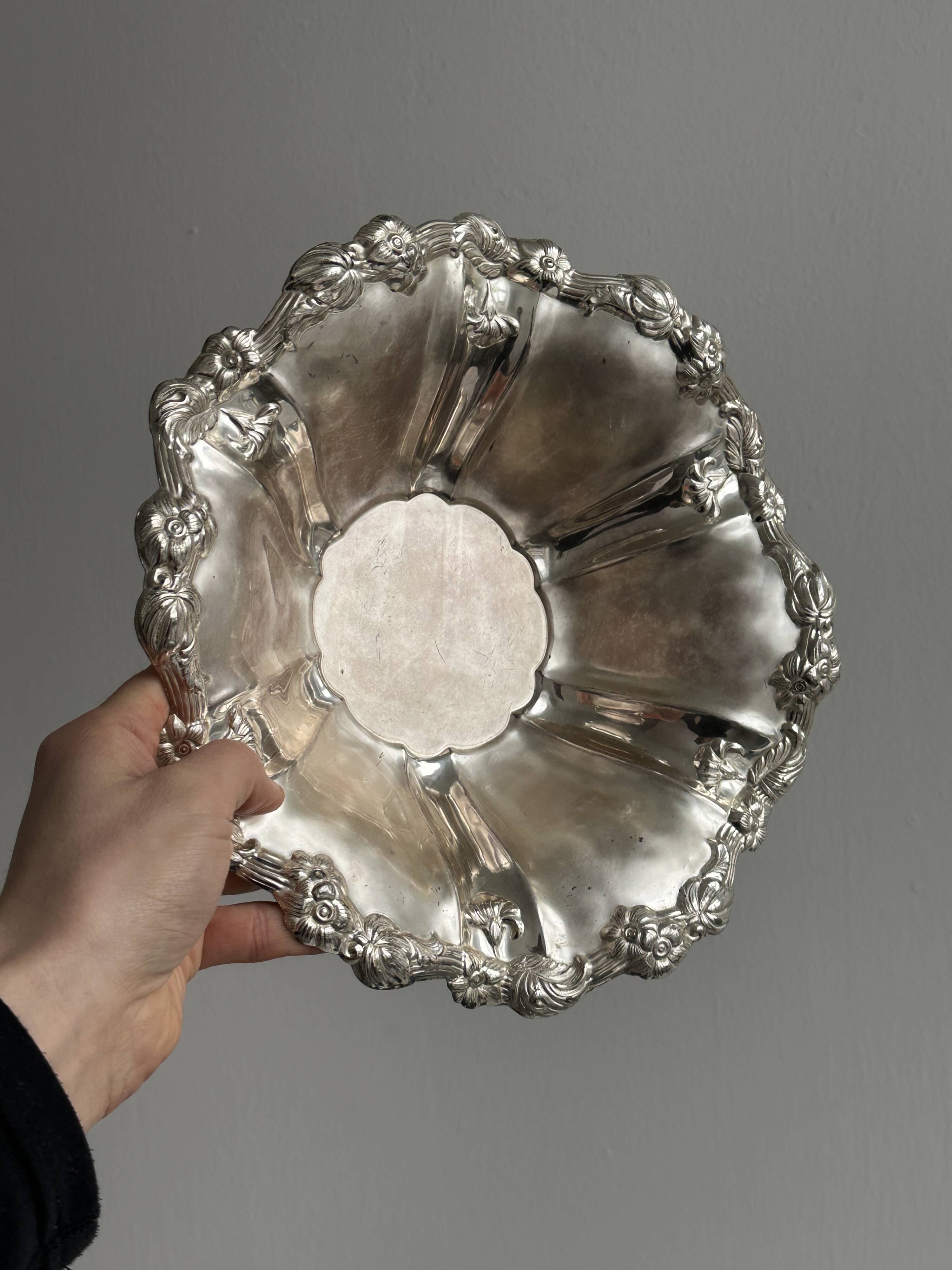 Saladier ancien en métal