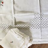 Embroidered tablecloth and 12 vintage napkins