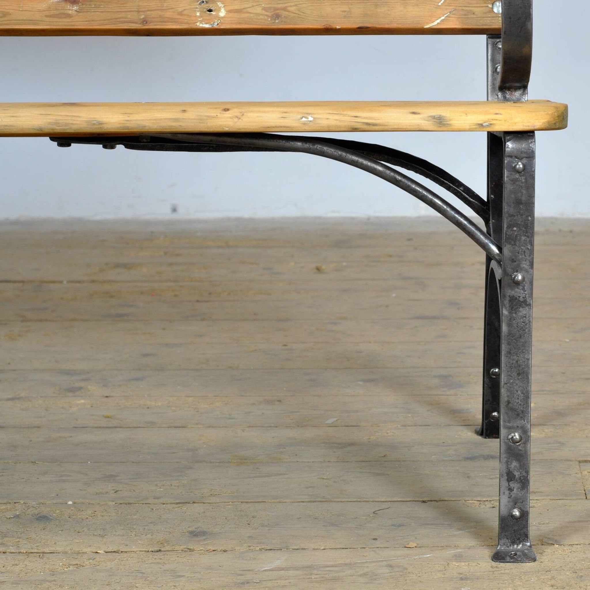 Banc de parc en fer riveté, années 1920