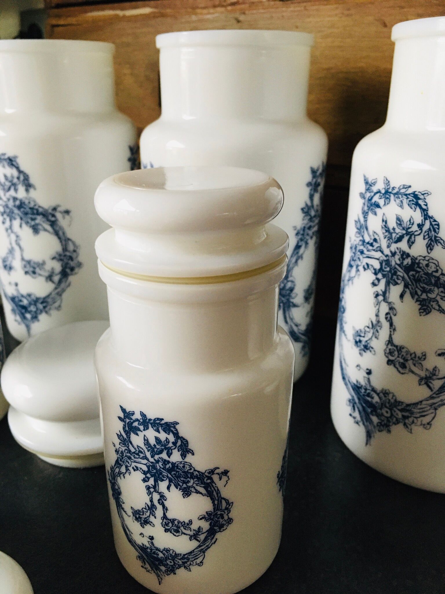 Lot 6 apothecary jars glass