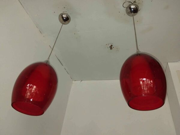 Paire de suspensions coniques en verre teinté rouge