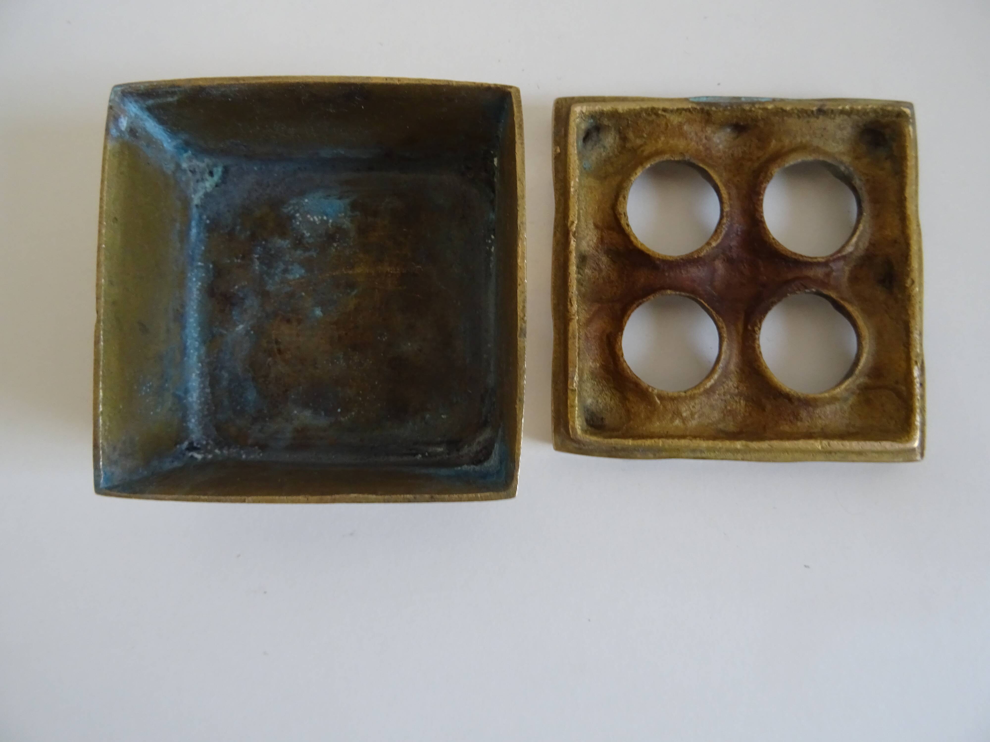 Scandinavian design ashtray in vintage bronze Ultima an 70
