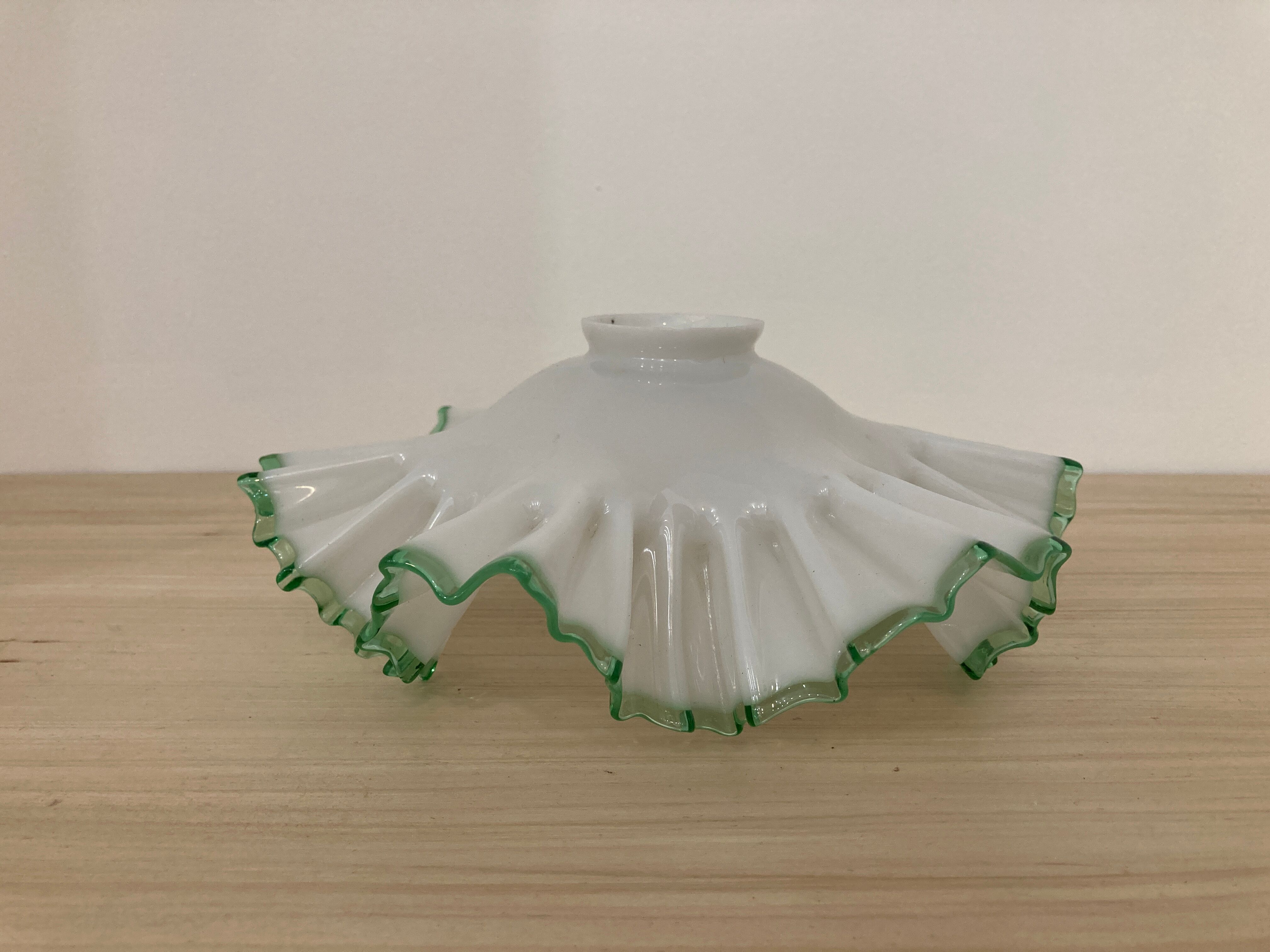 Corrugated glass suspension