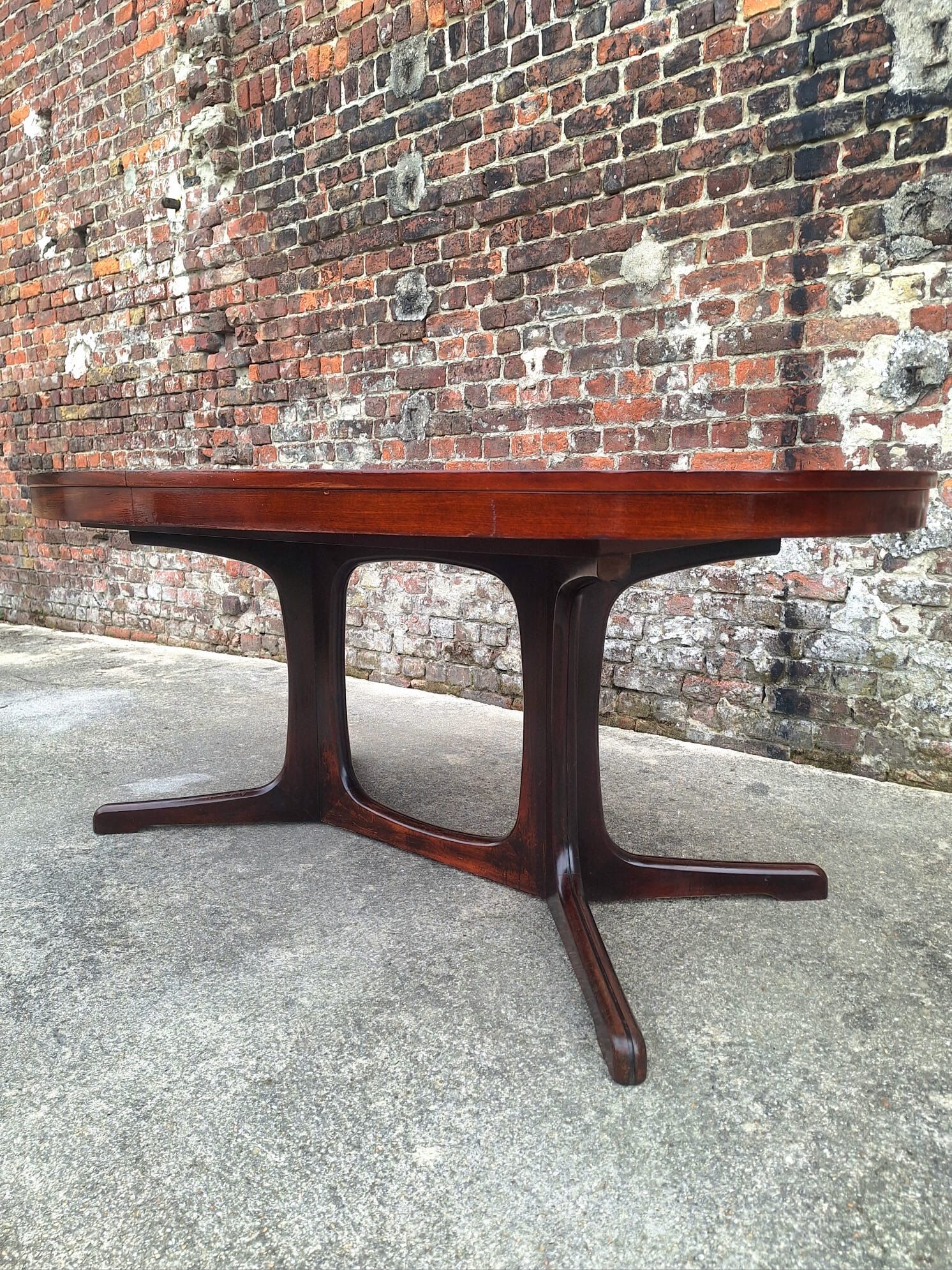 Large vintage Baumann table in rosewood with extensions, antique furniture.