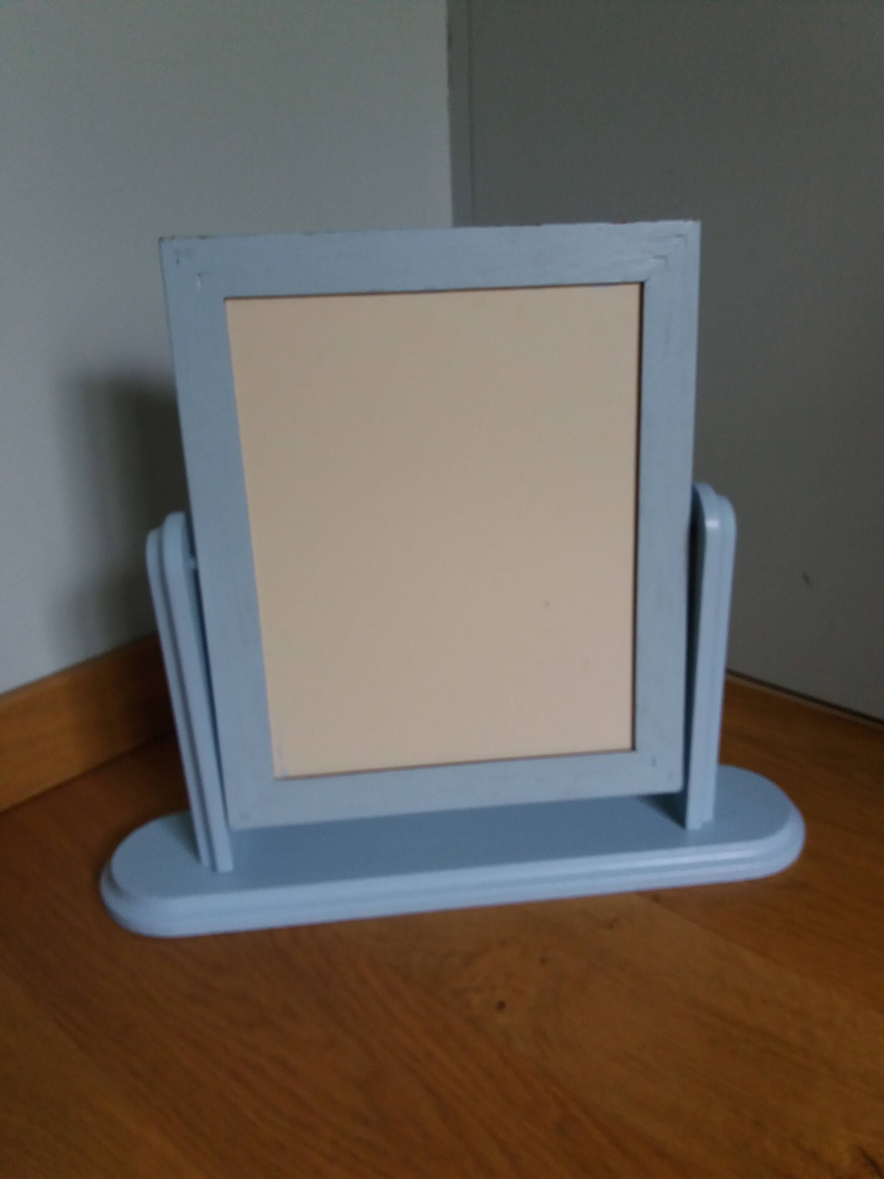 Swivel table mirror