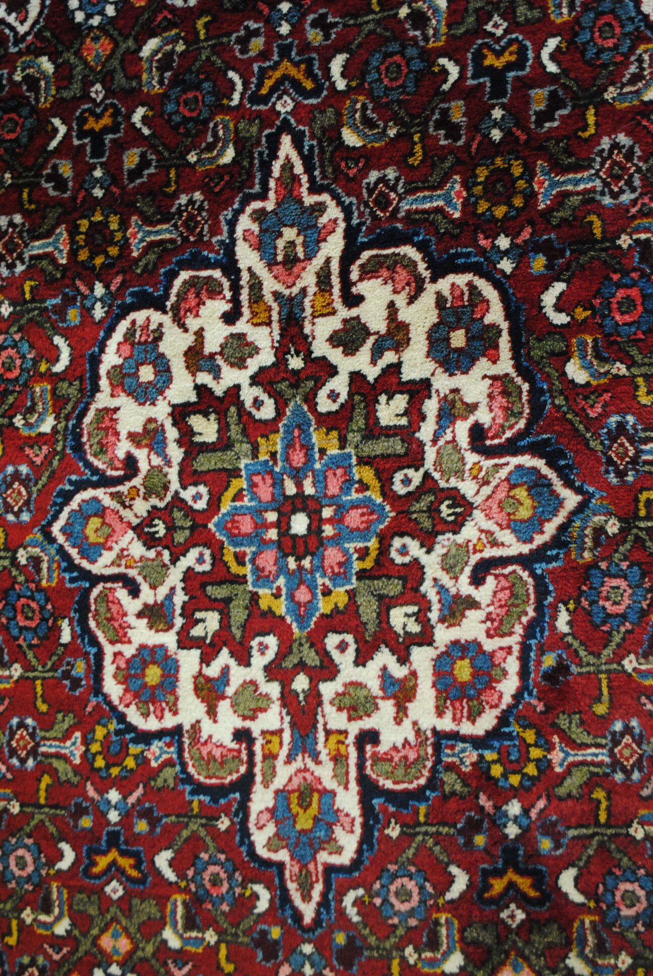 Persian rug authentic 147cmx110cm in perfect