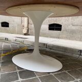 Eero Saarinen's oval tulip table for Knoll