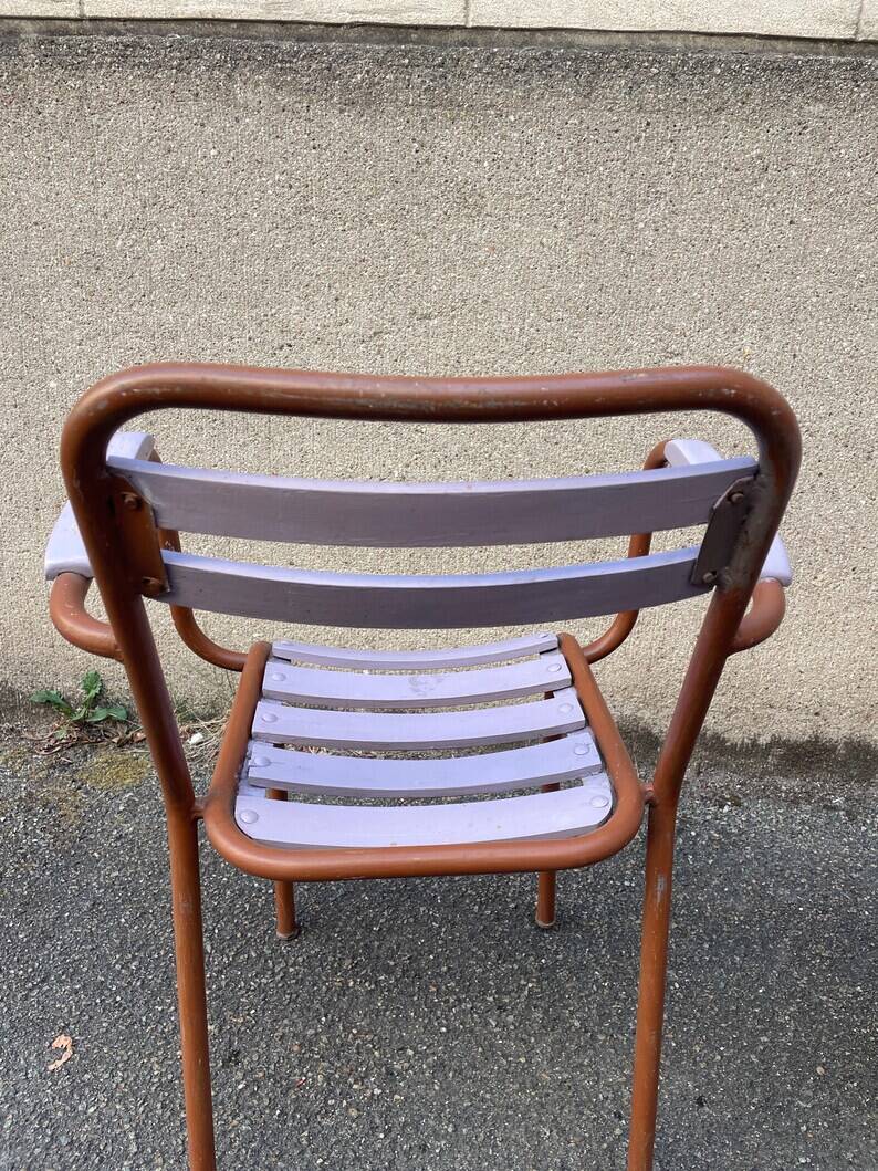 4 Chaises style tolix vintage -en métal et bois. 1950s. Vintage français. - jolie patine - intérieur ou extérieur couvert - peinture