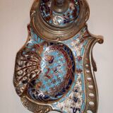 Bronze desk needs partitioned