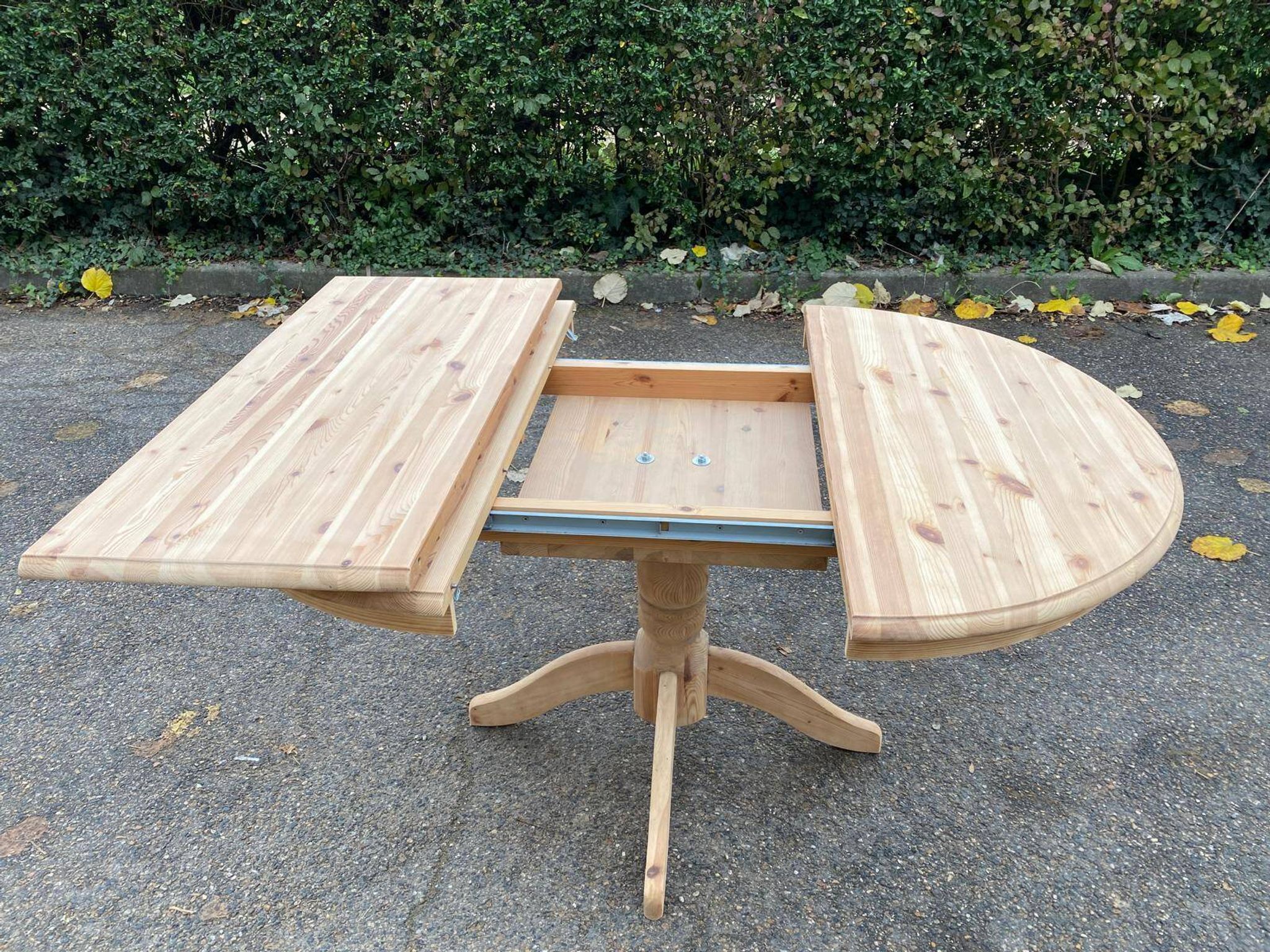 Table à manger ronde extensible pied central rénovée en bois massif brut 105cm