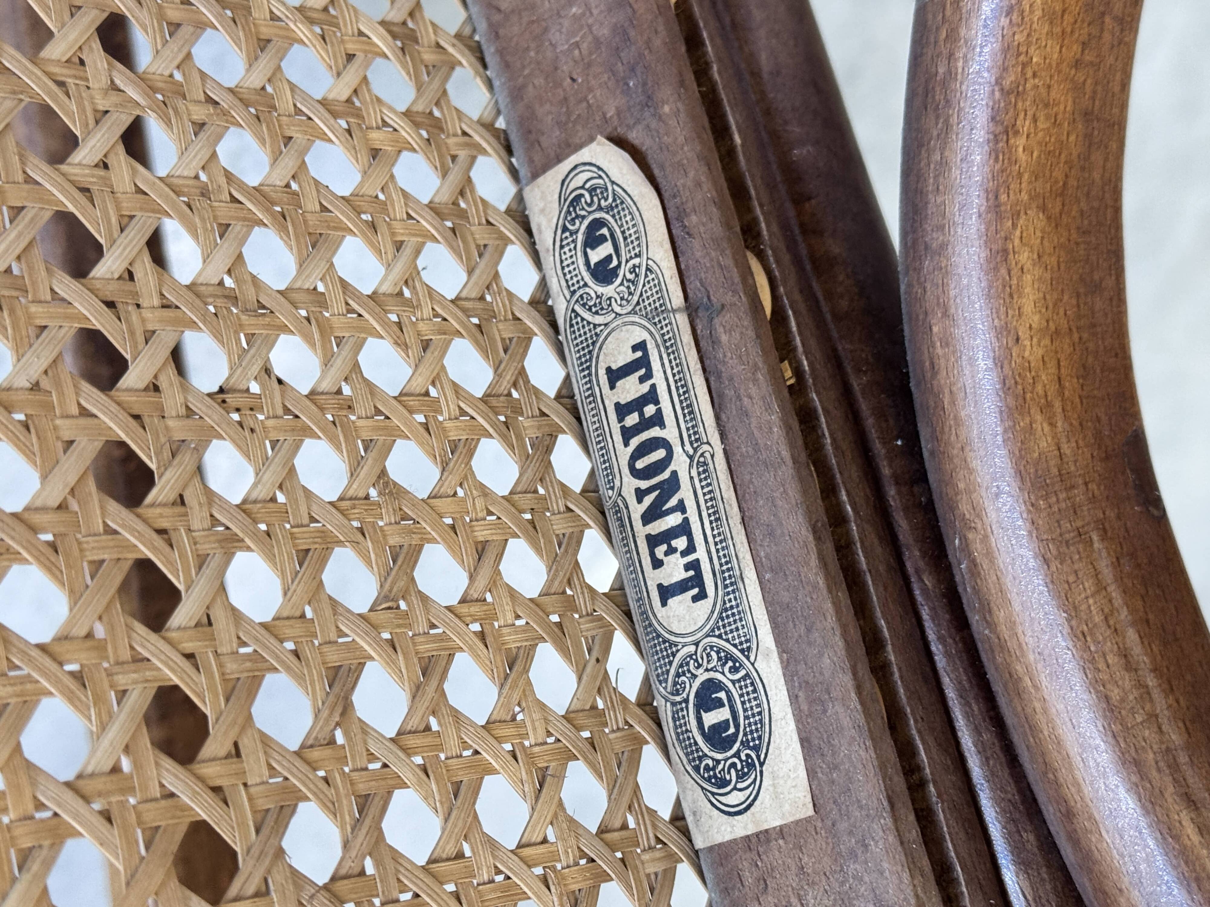 Rocking chair Thonet en bois courbé et cannage