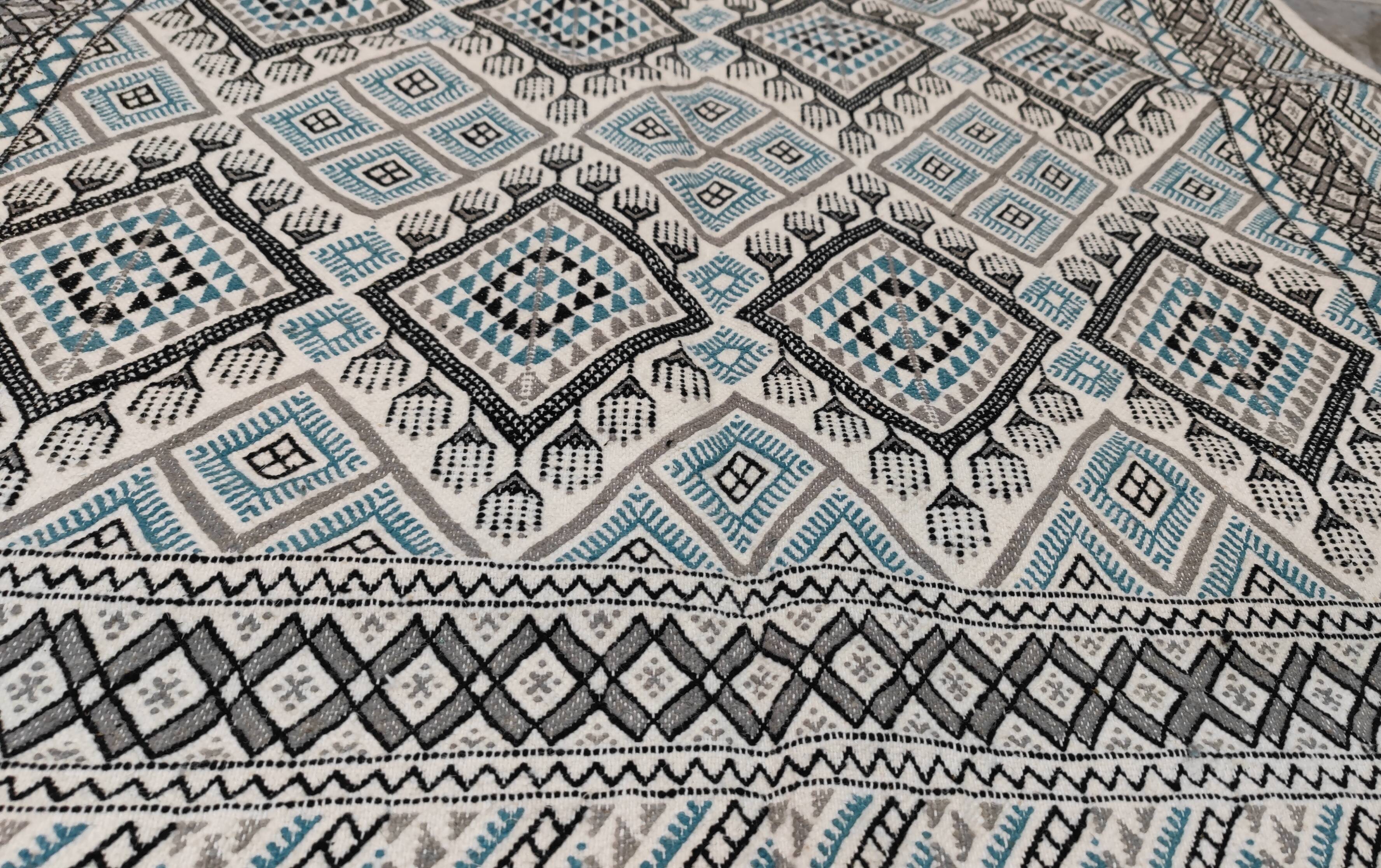 Hand-woven margoum rug in natural wool