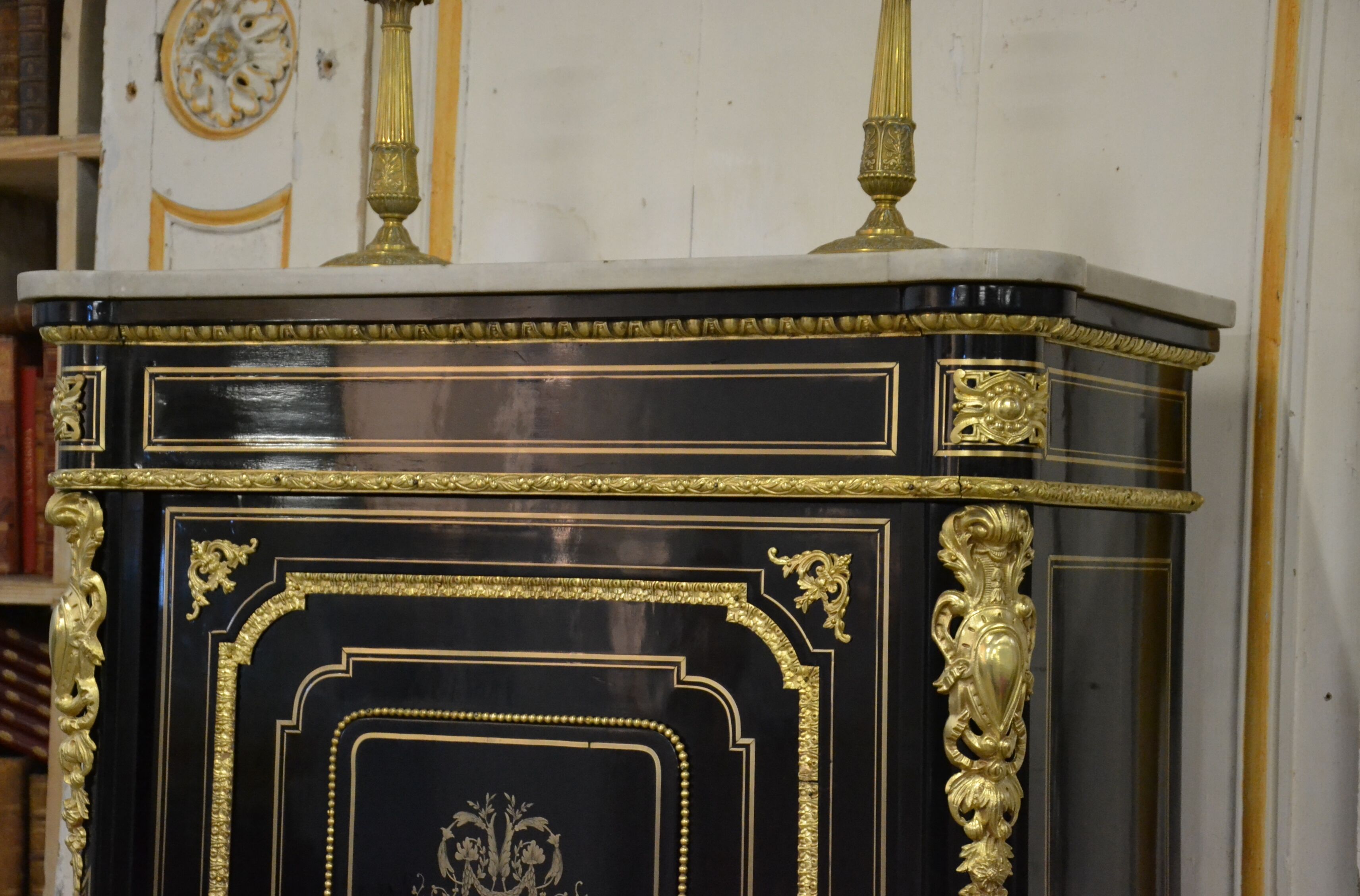 Meuble d’appui Napoléon III en bois noirci