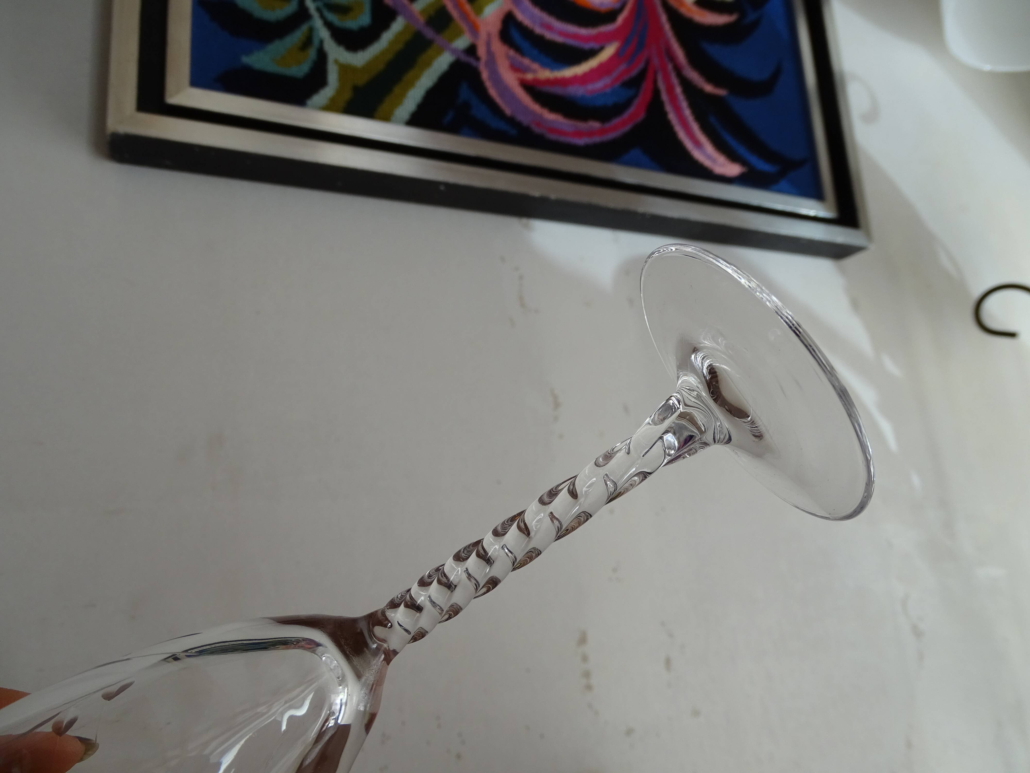 8 crystal champagne flutes from Arques Fleury epi twisted feet