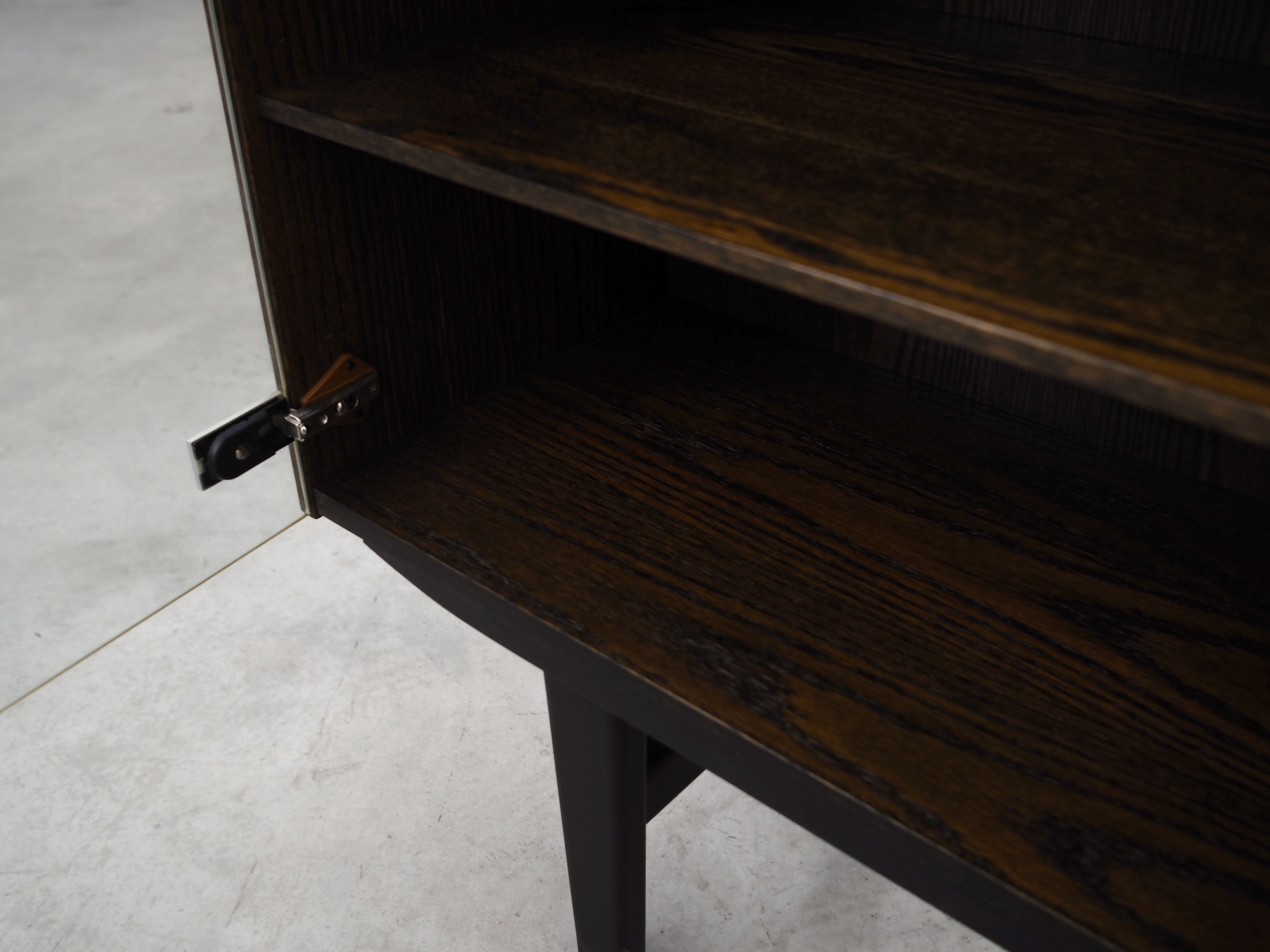 Oak bookcase, Danish design, 1970s, production: Denmark