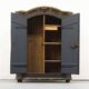 Armoire de mariée peinte à l'art populaire