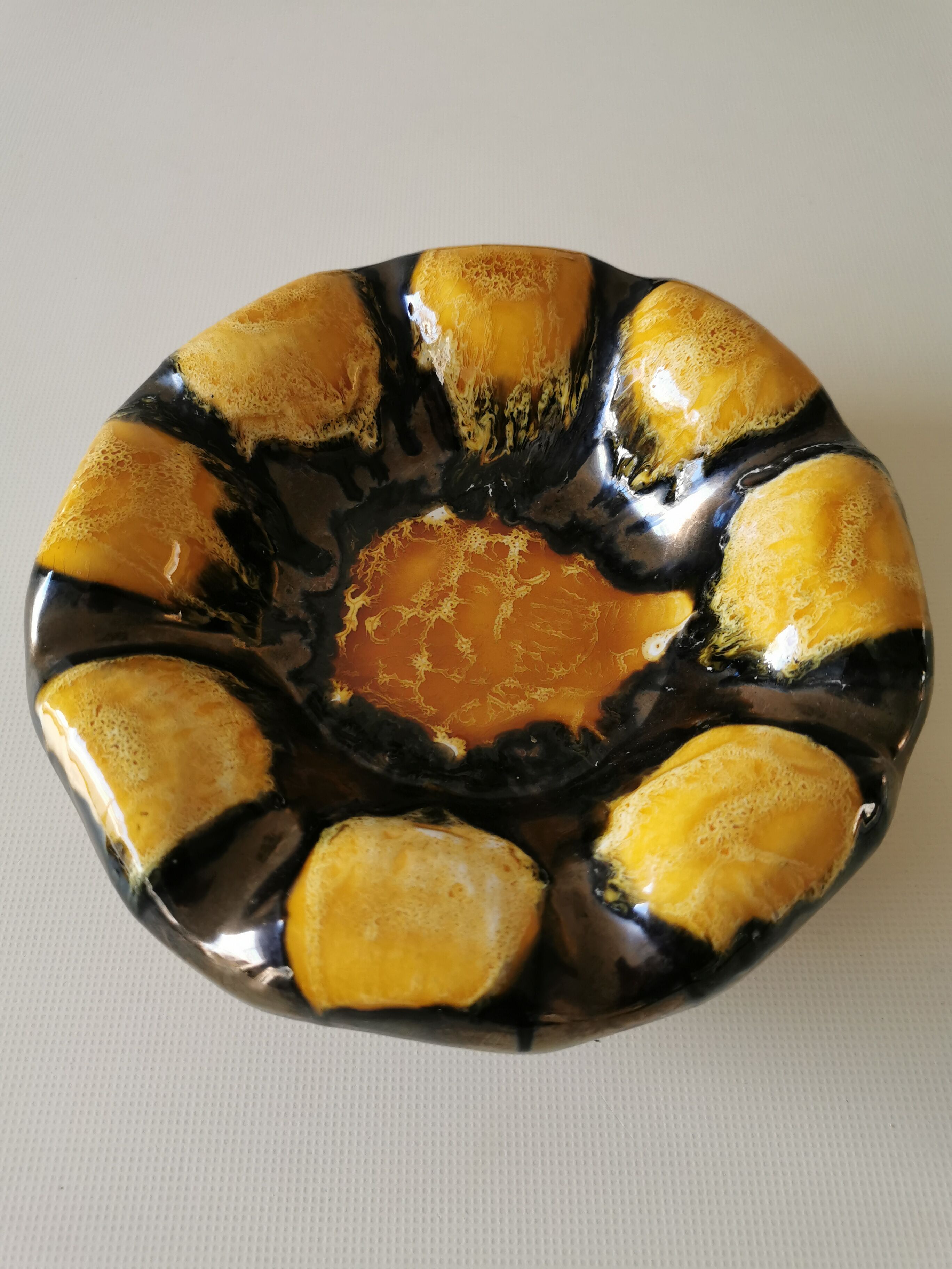 XXL ceramic ashtray in 70