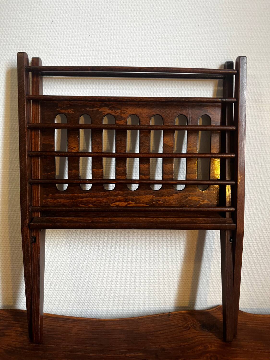 Magazine rack by Cees Braakman in varnished beech, circa 1960
