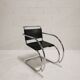 Fauteuil MR20 de Mies Van Der Rohe