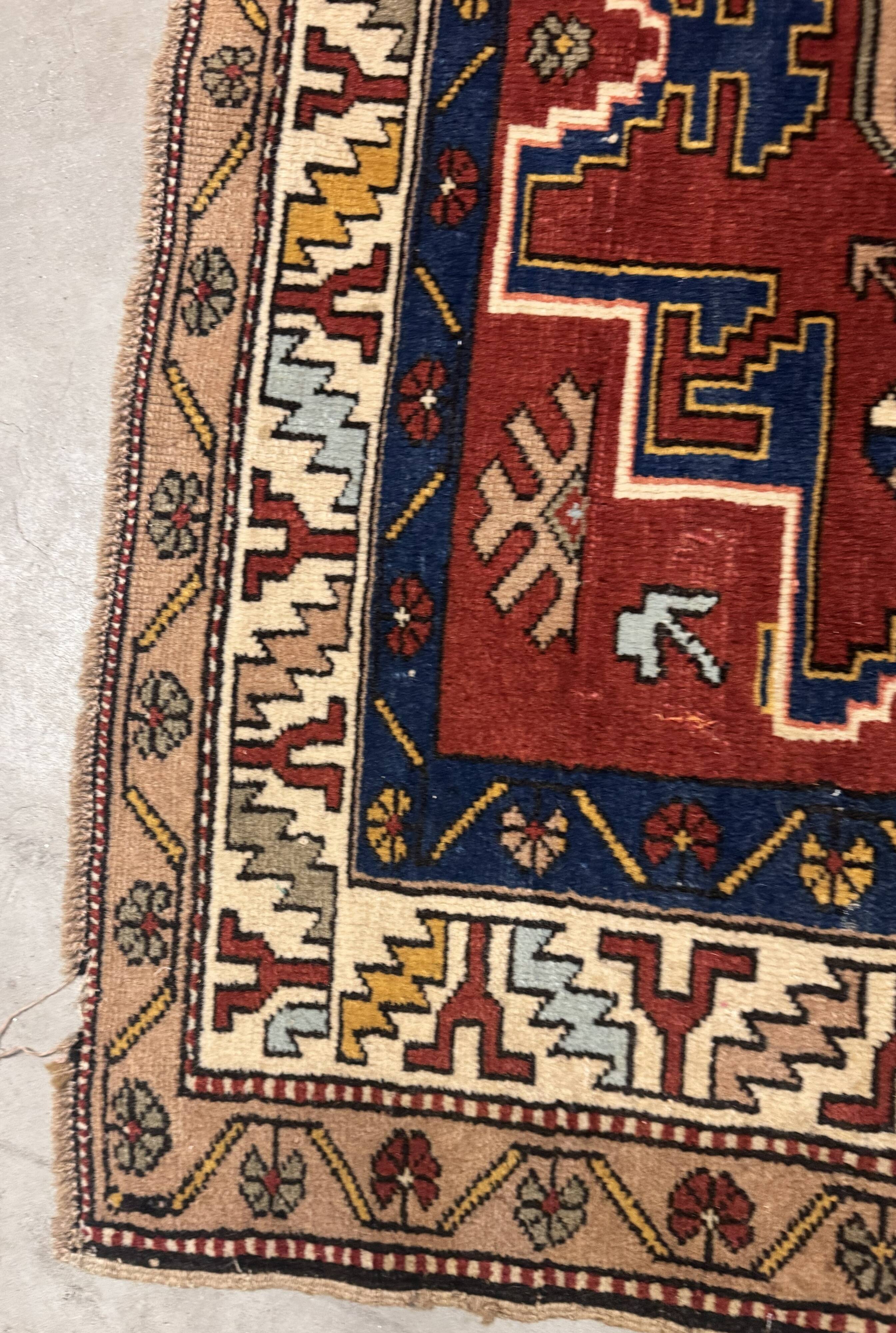Hand-woven carpet Shirvan
