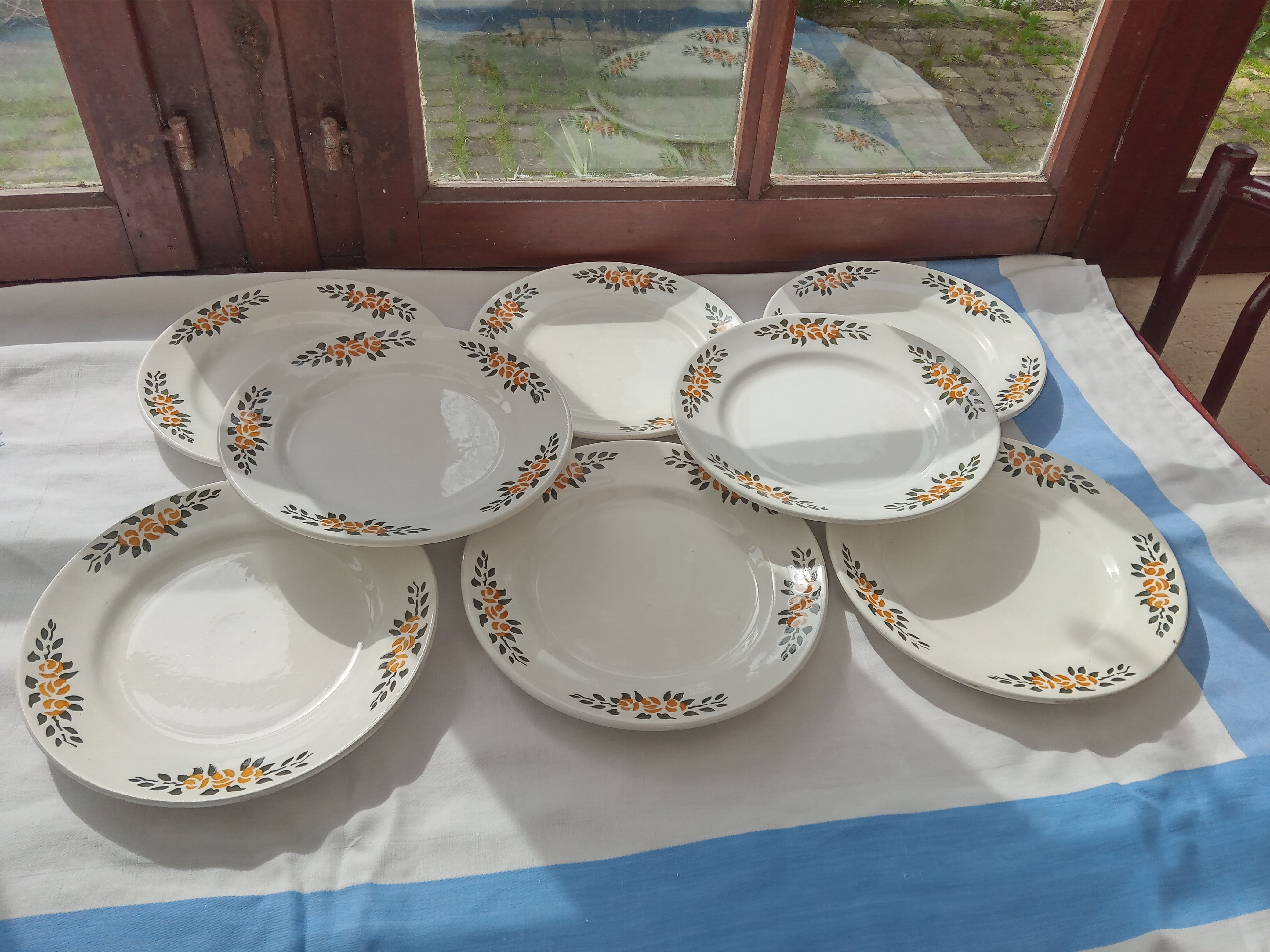 8 flat plates Denise