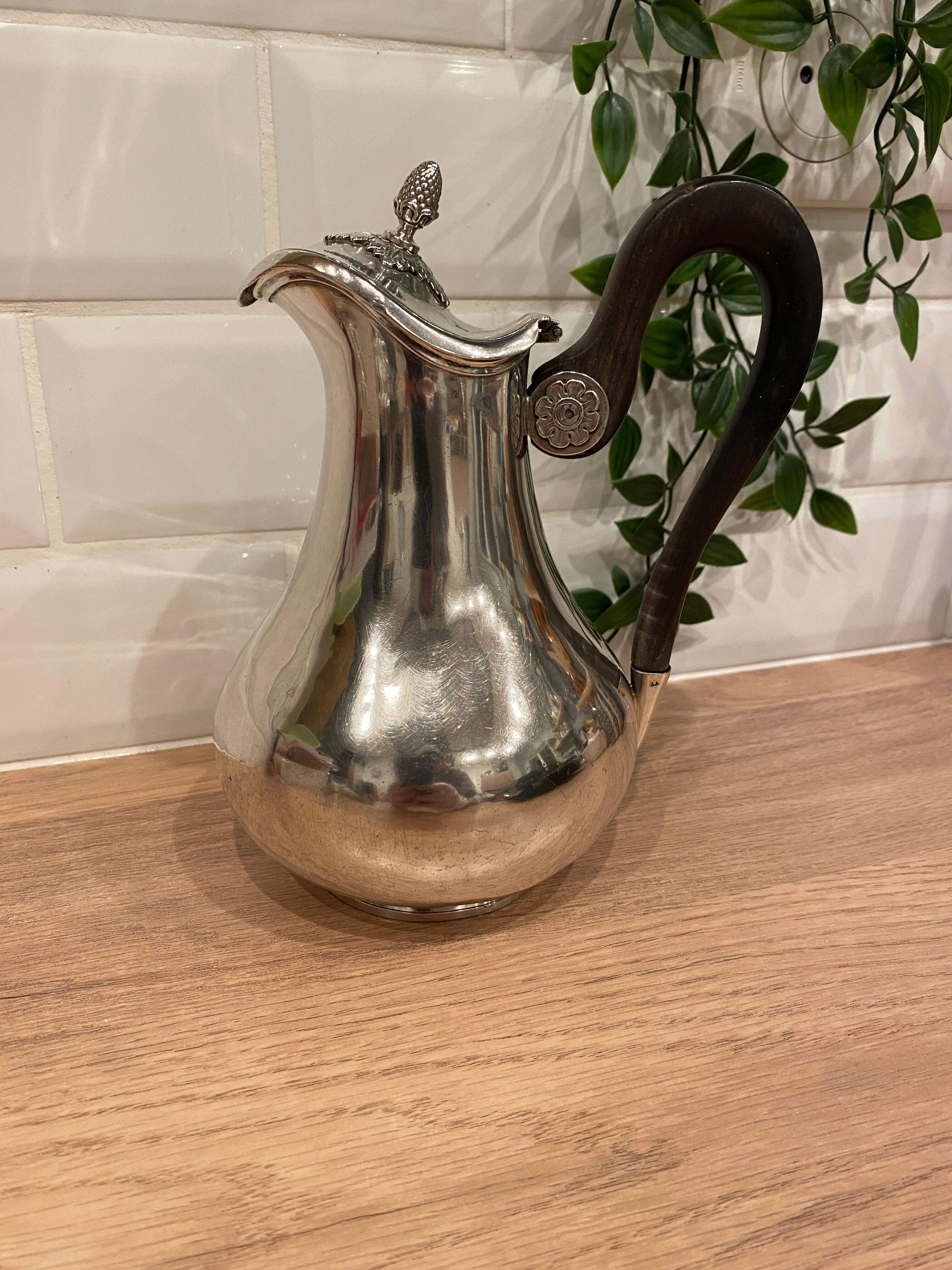 Silver pourer Jean-Pierre Bibron