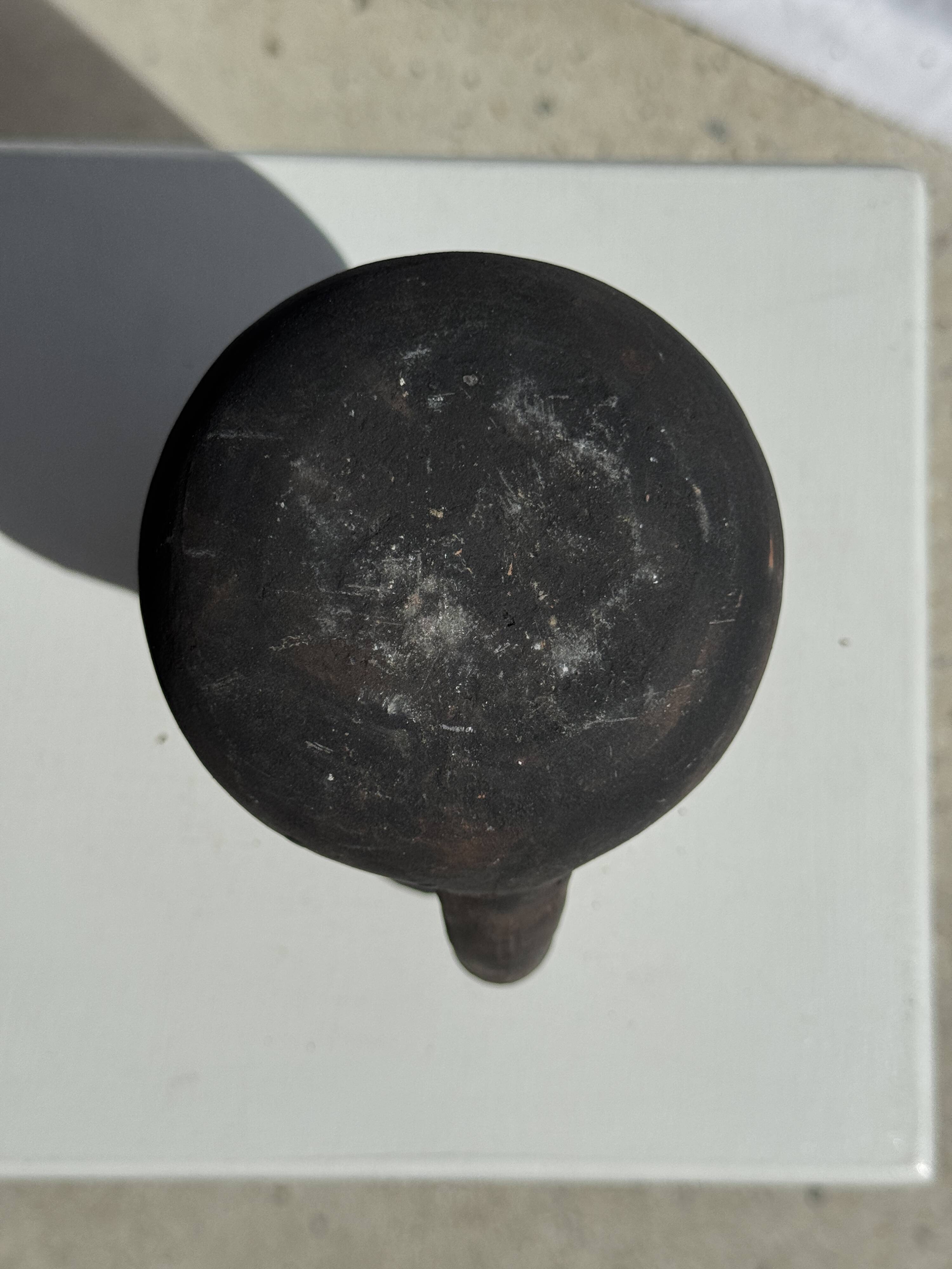 Minuscule black round pot in Indonesian terracotta H7 D7