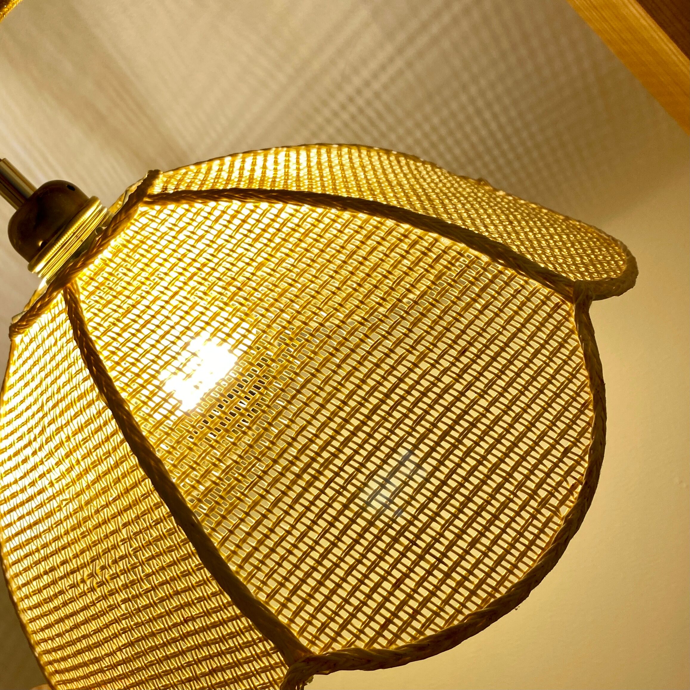Vintage lampshade suspension