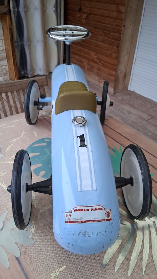 Petit voiture pour déco chambre enfant