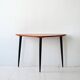 Table scandinave avec pieds noirs