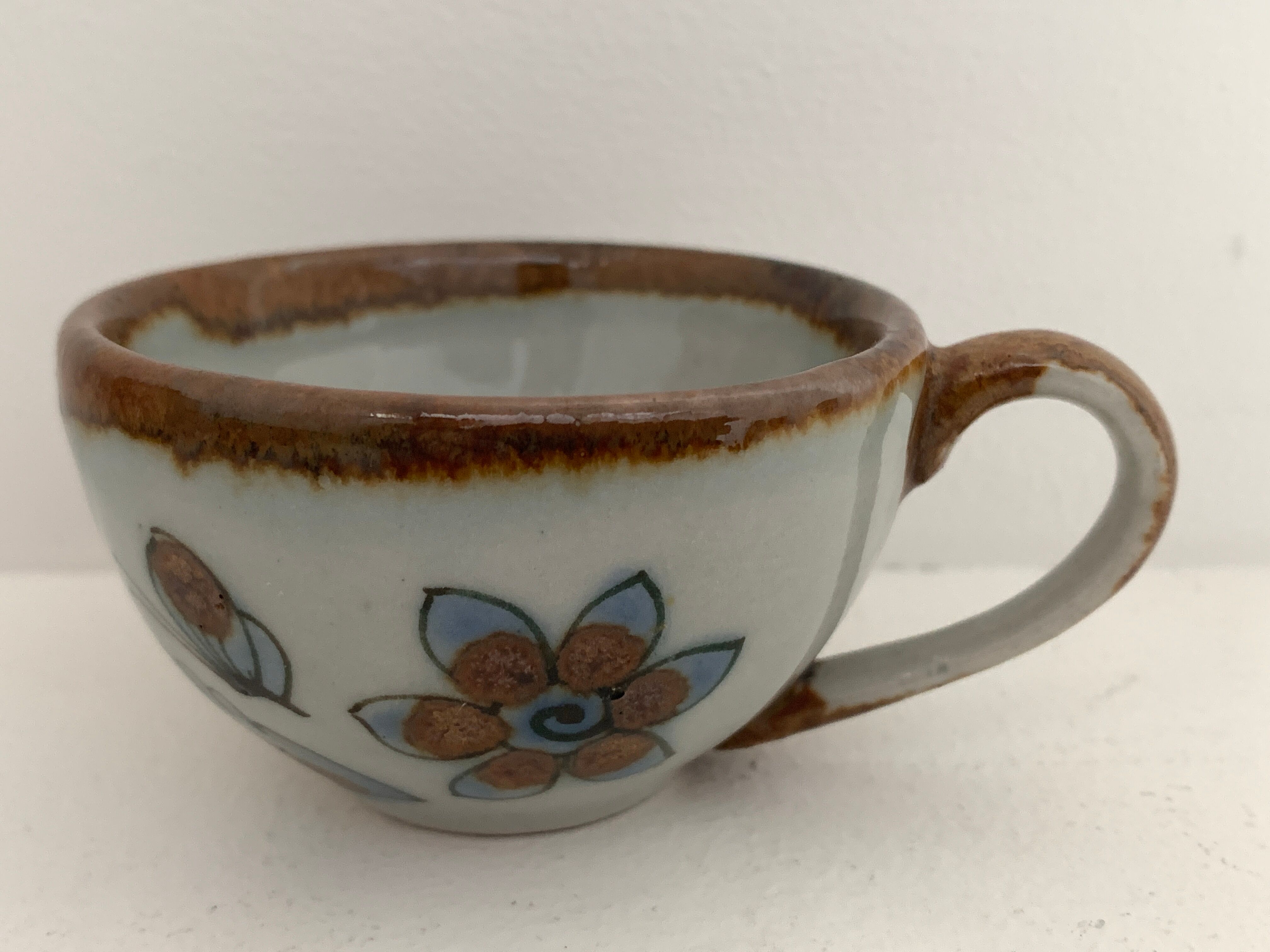 6 ceramic cups Ken Edwards, Tonala, Mexico, with sub cups and sugar