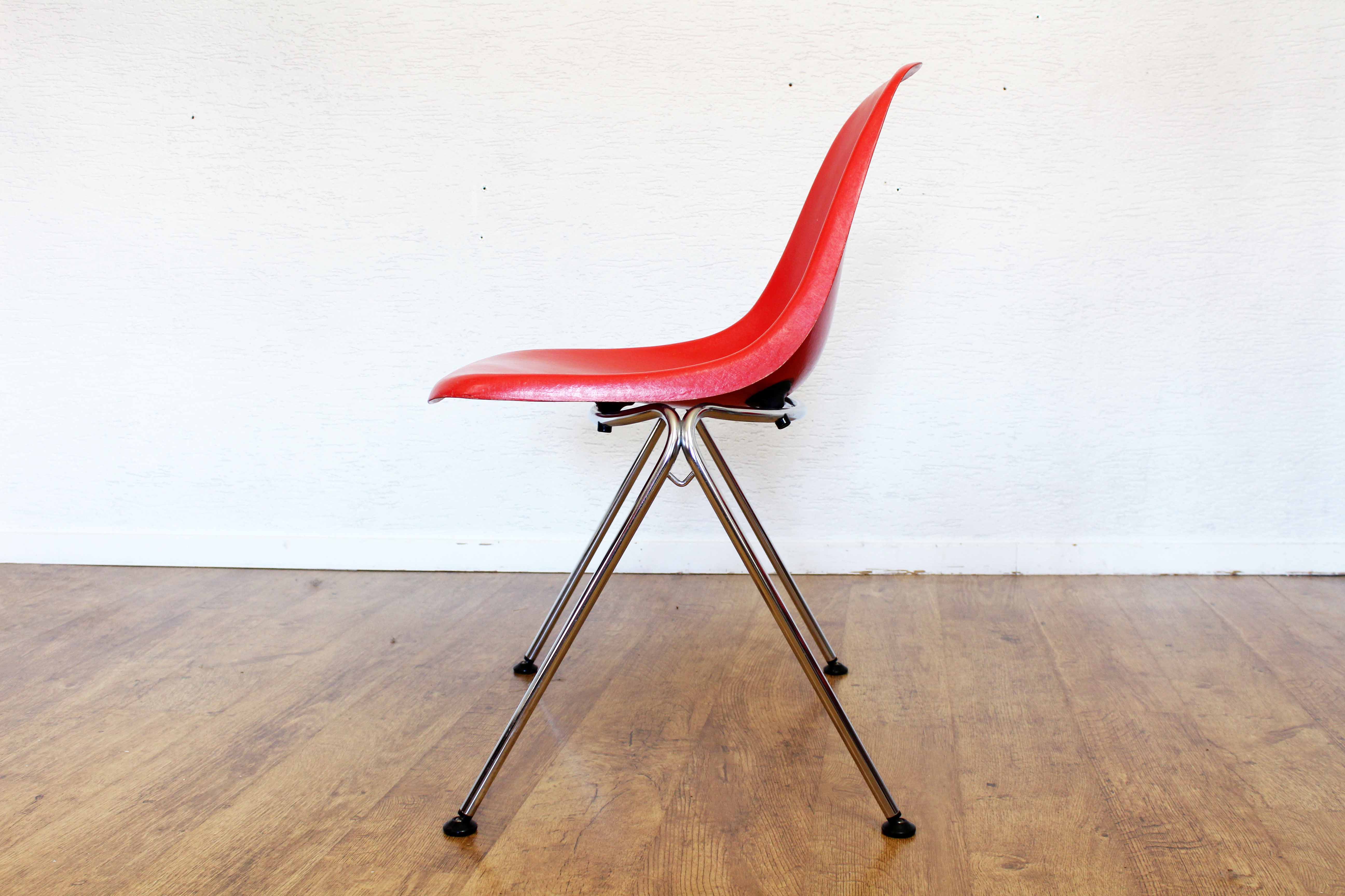 Stella fiberglass chair