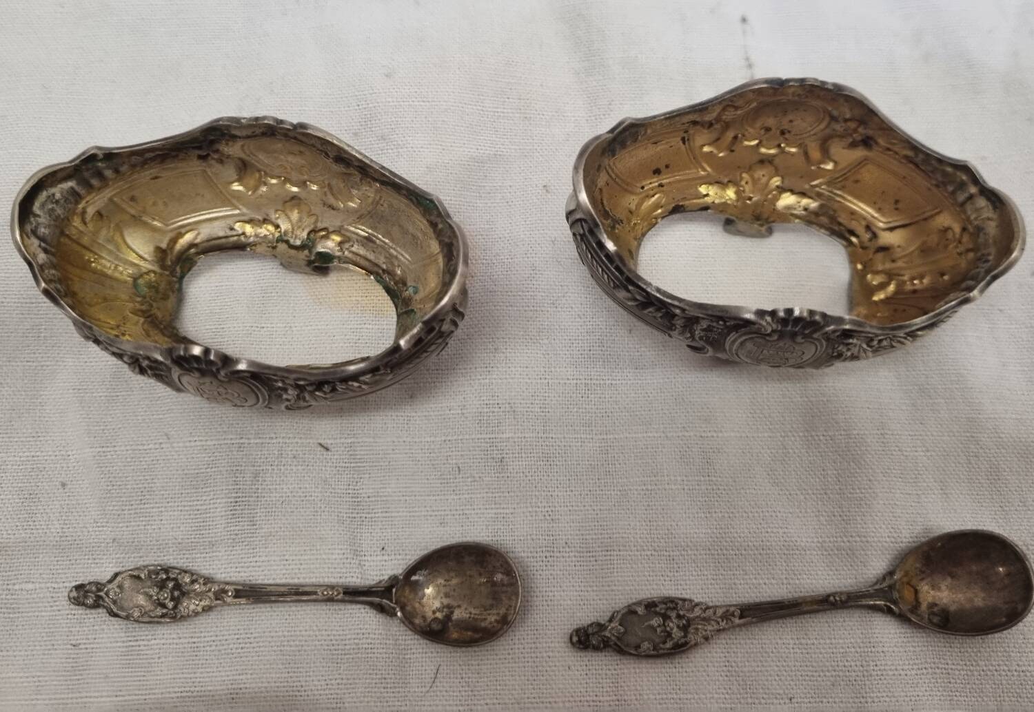 Late 19th century Medici salt cellars