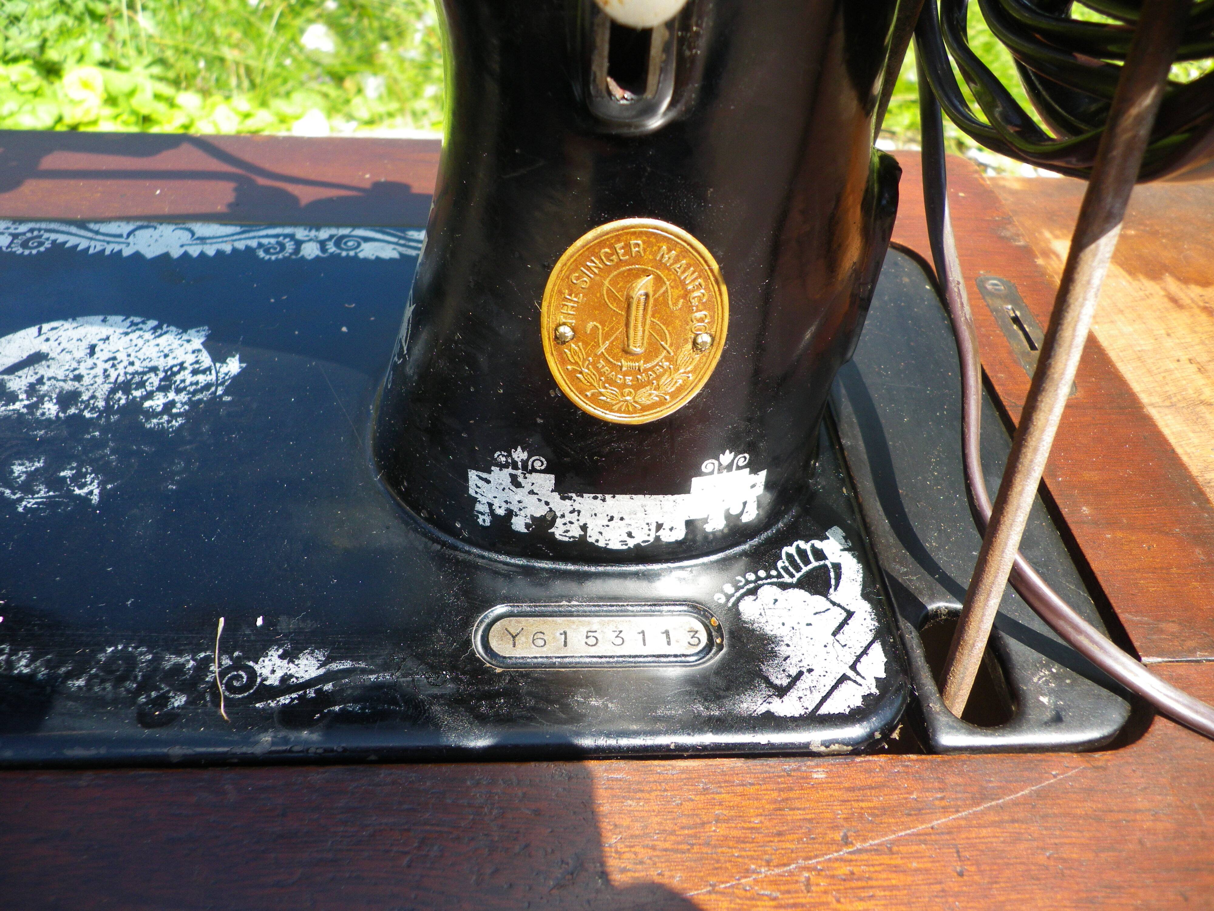 Singer sewing machine, 1928