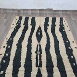 Handmade natural wool rug, size 150 x 250 cm