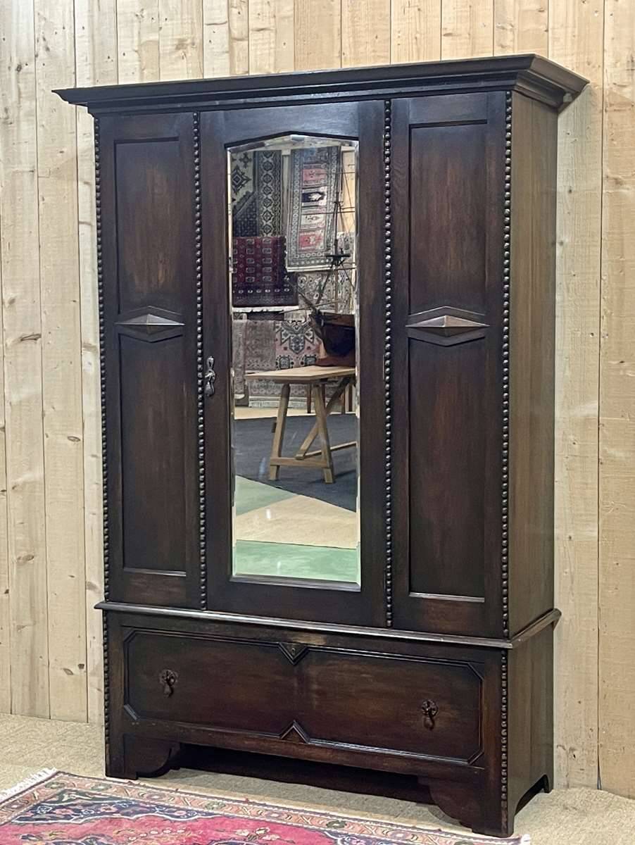 English oak wardrobe from the beginning of the 20th century - Dismantable into 3 parts