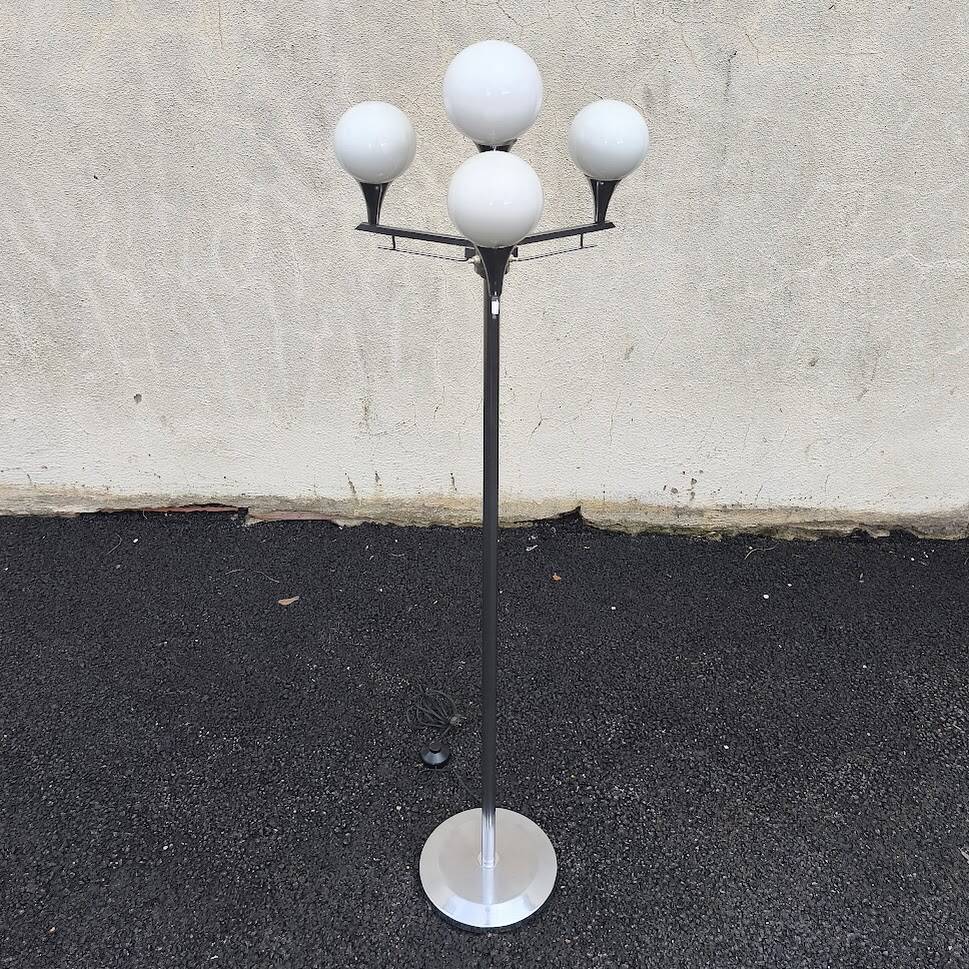 Space age floor lamp, chrome and opaline glass, 1970.