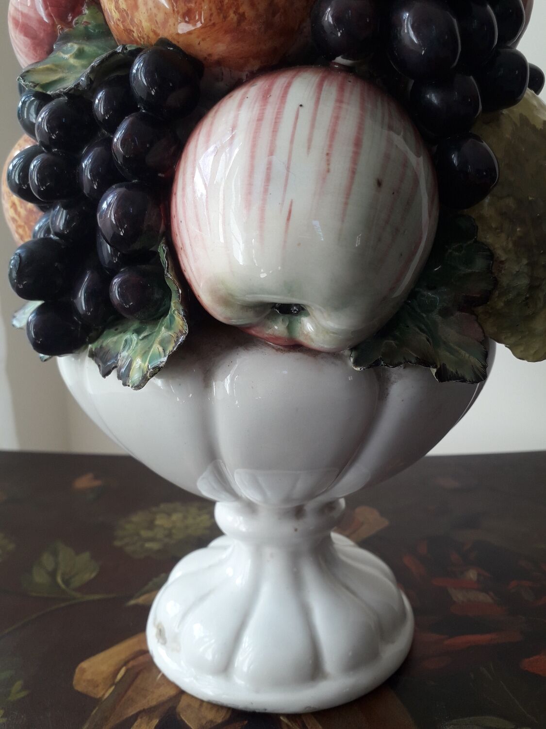 Centerpiece Ceramic fruit pyramid