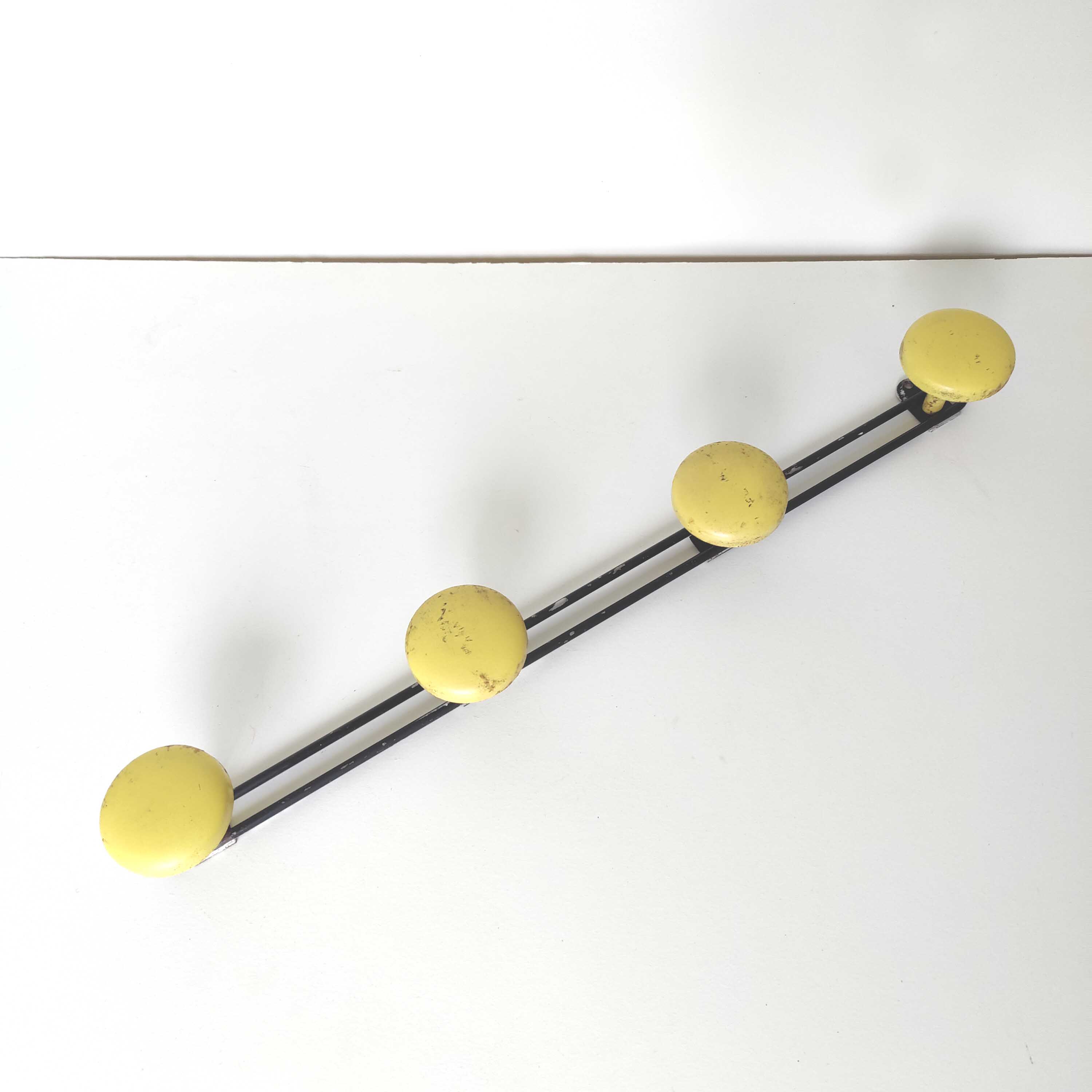 Workshop coat rack 4 metal hooks