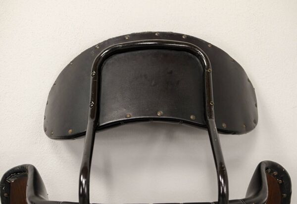 Chaise d'appoint « Swan » en palissandre de design italien avec revêtement en similicuir noir